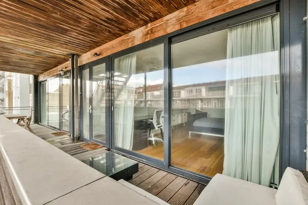Sliding Door
